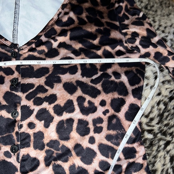 Long sleeve onesie with booty shorts - Picture 4 of 7